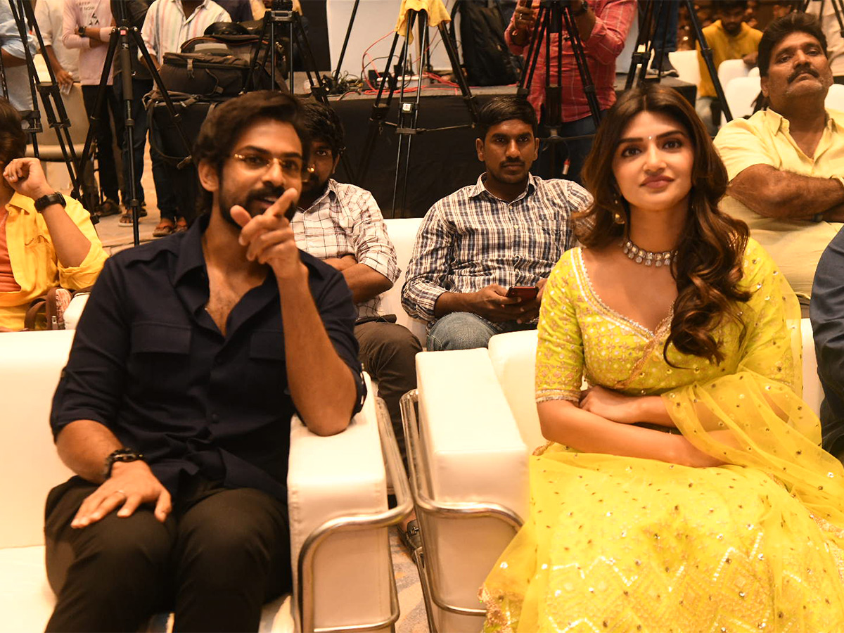 Aadikeshav_20Song_20Launch_20Photos-9.jpg 8