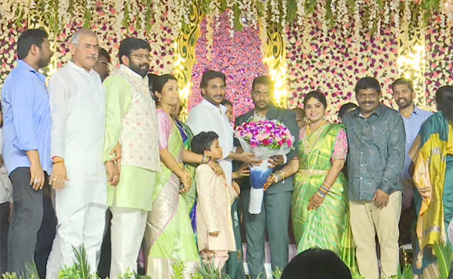 Cm-Jagan-Attended-Jakkampudi-Ganesh.jpg