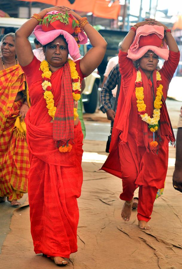 Indrakeeladri_20Bhavani_20Deeksha_20Photos-20.jpg 16
