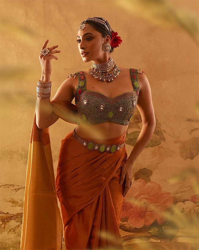 Tiger_20Nageswara_20Rao_20Actress_20Anukreethy_20Vas_20Photos-22.jpg 21