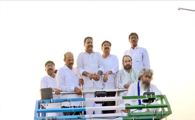 YSRCP-BUS-YATRA.jpg