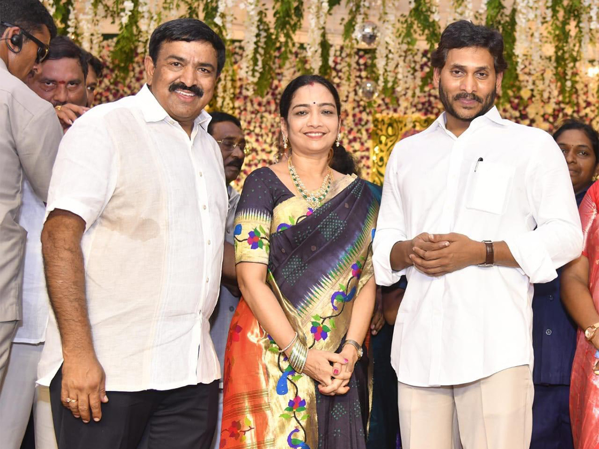 CM_20YS_20Jagan_20attended_20reception_20of_20MLA_20Jakkampudi_20Raja_20Indra-5.jpg 5