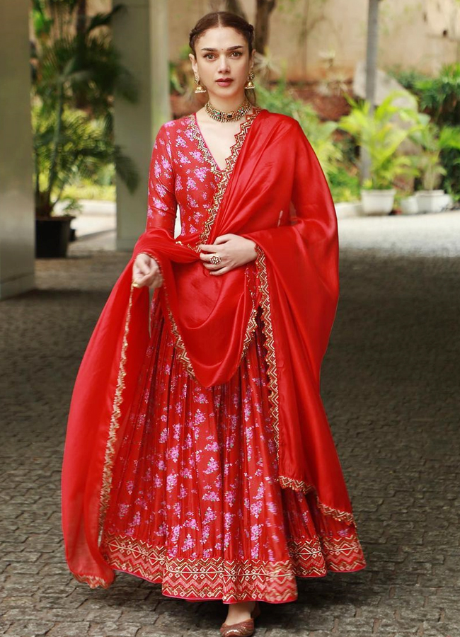 Aditi-Rao-Hydari-25.jpg 26