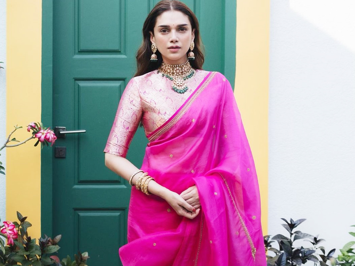 Aditi-Rao-Hydari-30.jpg 31