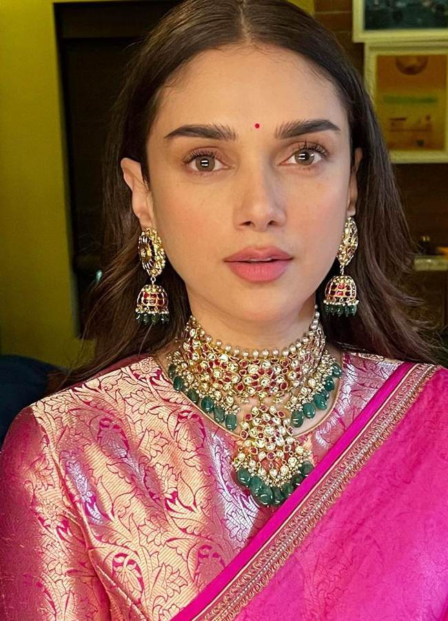 Aditi-Rao-Hydari-31.jpg 32
