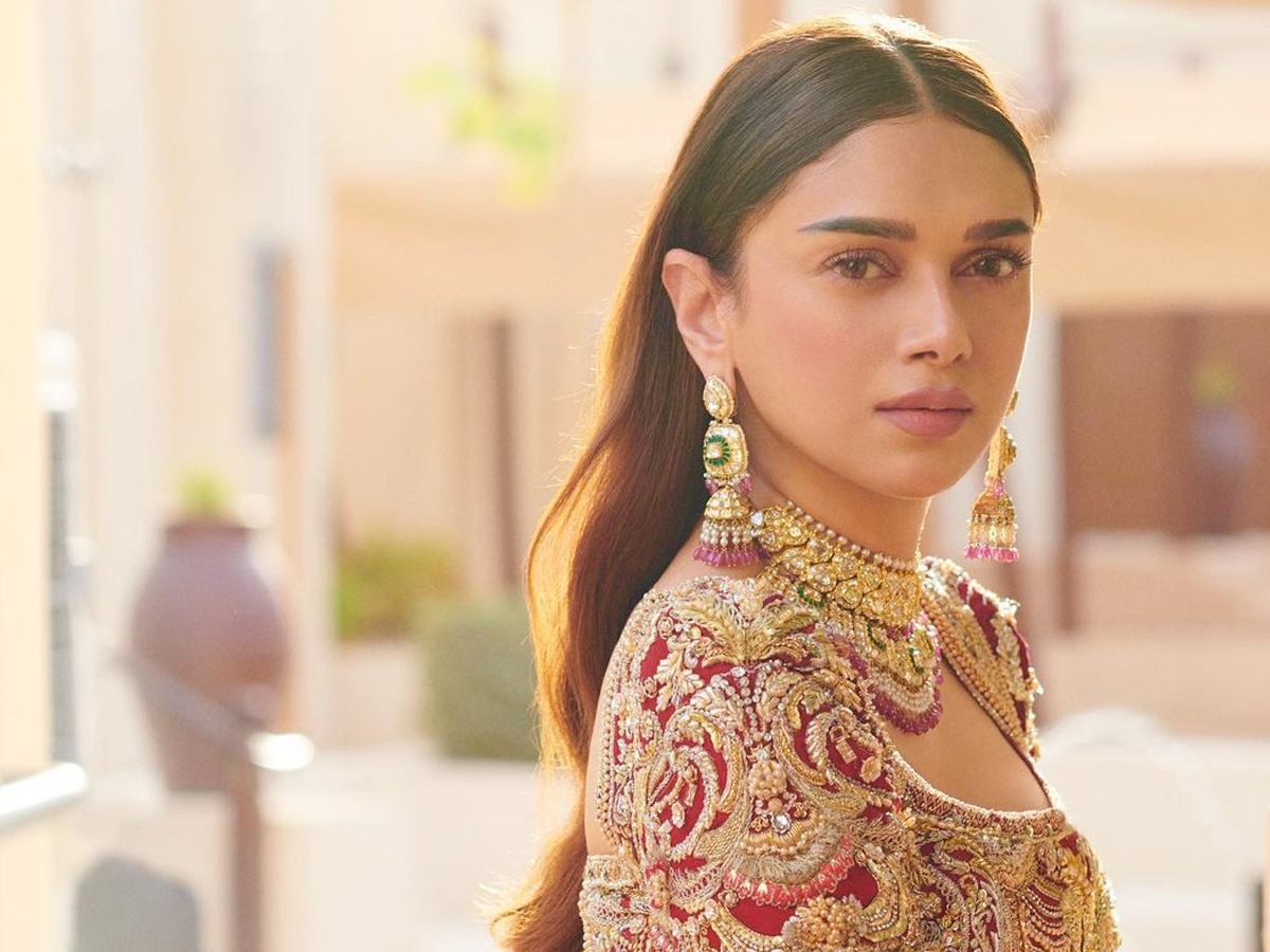 Aditi-Rao-Hydari-33.jpg 33