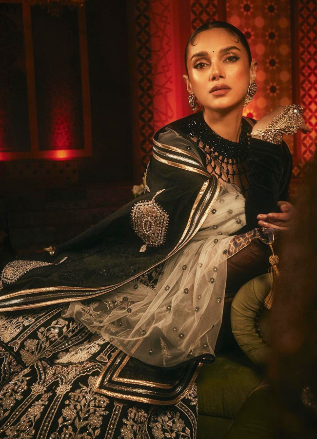 Aditi-Rao-Hydari-8.jpg 9