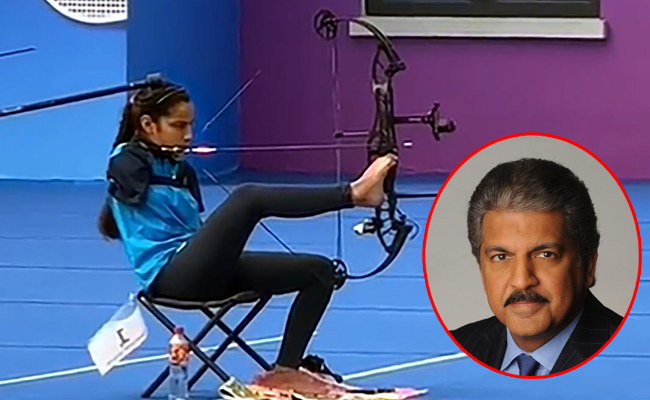 anand-mahindra-Sheetal-Devi.jpg