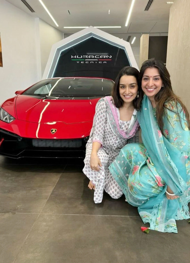 Shraddha-Kapoor-lamborghini-1.jpg 2