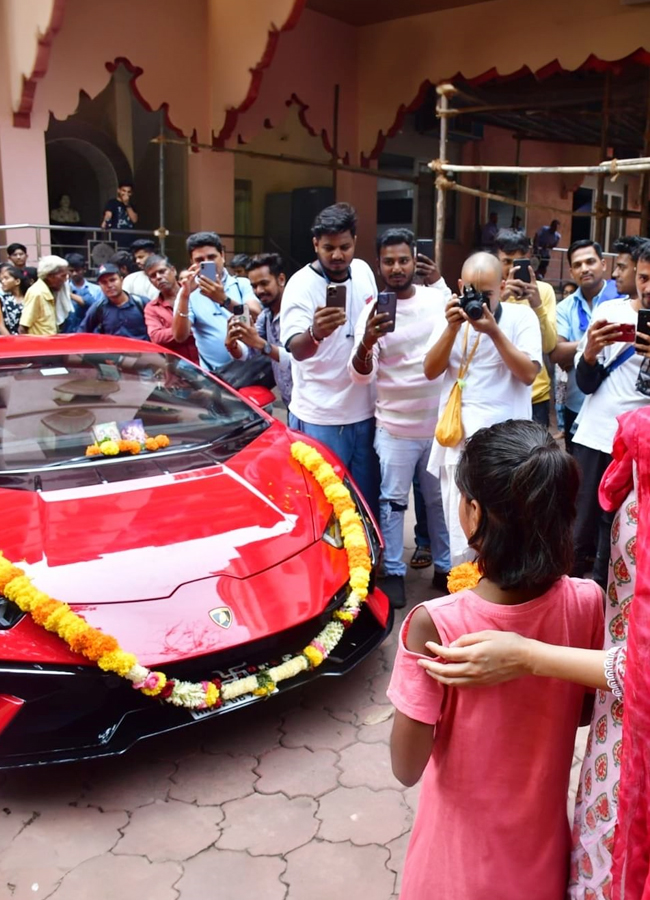 Shraddha-Kapoor-lamborghini-10.jpg 11