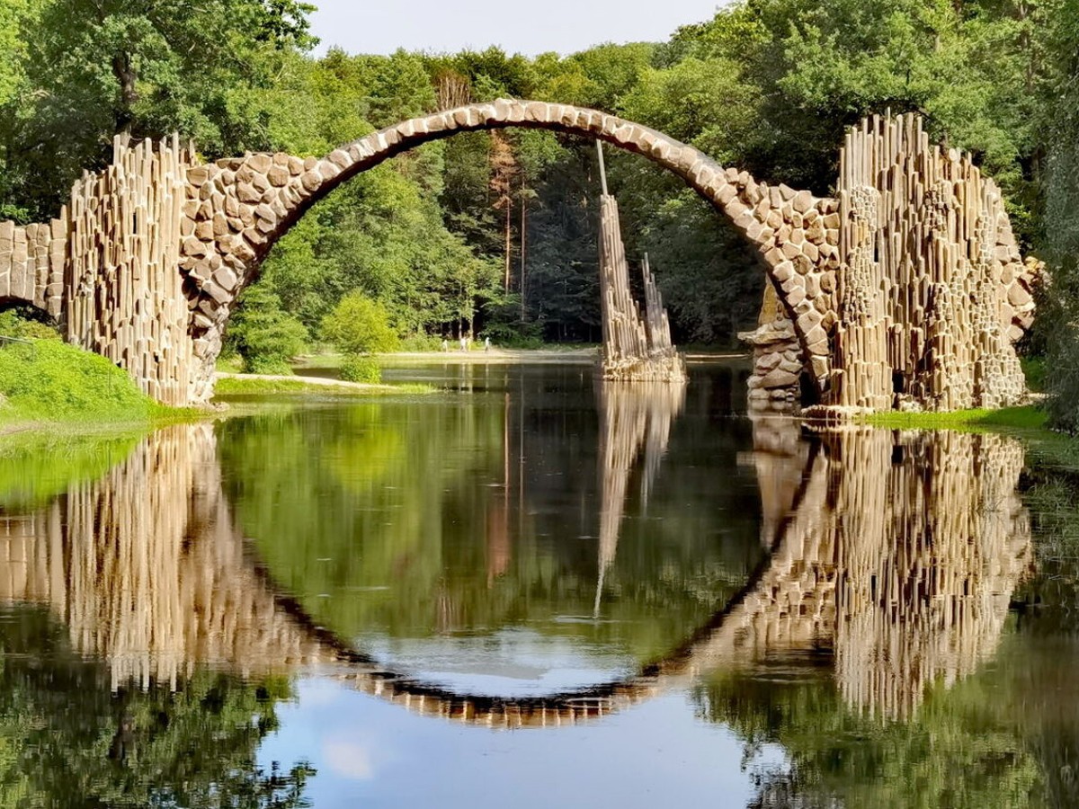 8._20Devils-Bridge-Rakotz-Bridge-in-the-Park-Kromlau.jpg 9