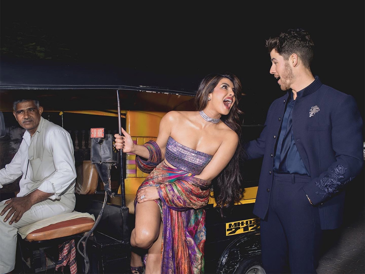Priyanka_20Chopra_20And_20Nick_20Jonas_20Photos-14.jpg 14