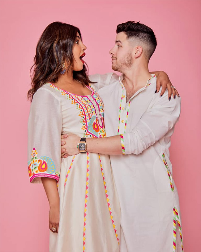 Priyanka_20Chopra_20And_20Nick_20Jonas_20Photos-22.jpg 22