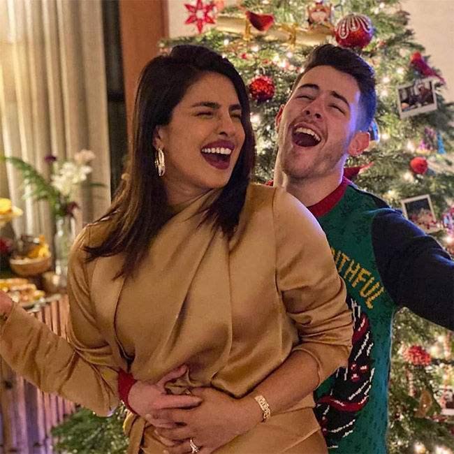 Priyanka_20Chopra_20And_20Nick_20Jonas_20Photos-24.jpg 24