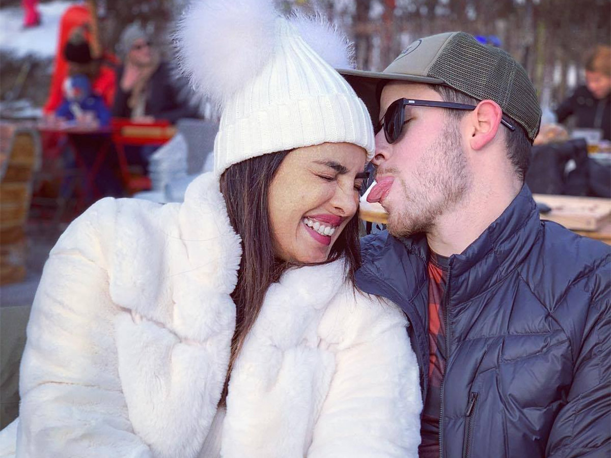 Priyanka_20Chopra_20And_20Nick_20Jonas_20Photos-30.jpg 29