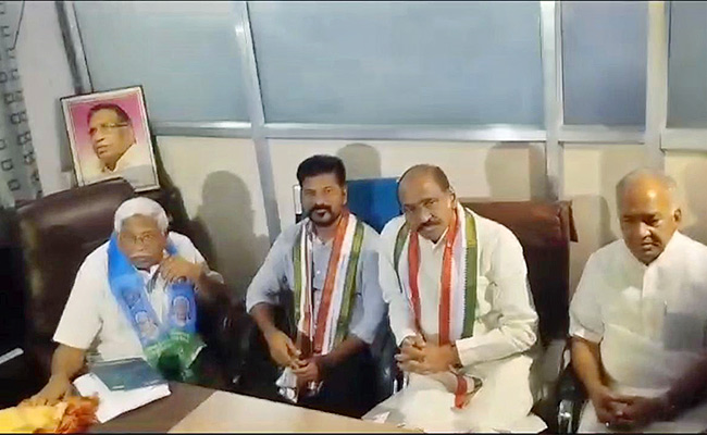 TJS-Chief-Kodandaram-Says-Ally-With-Congress.jpg