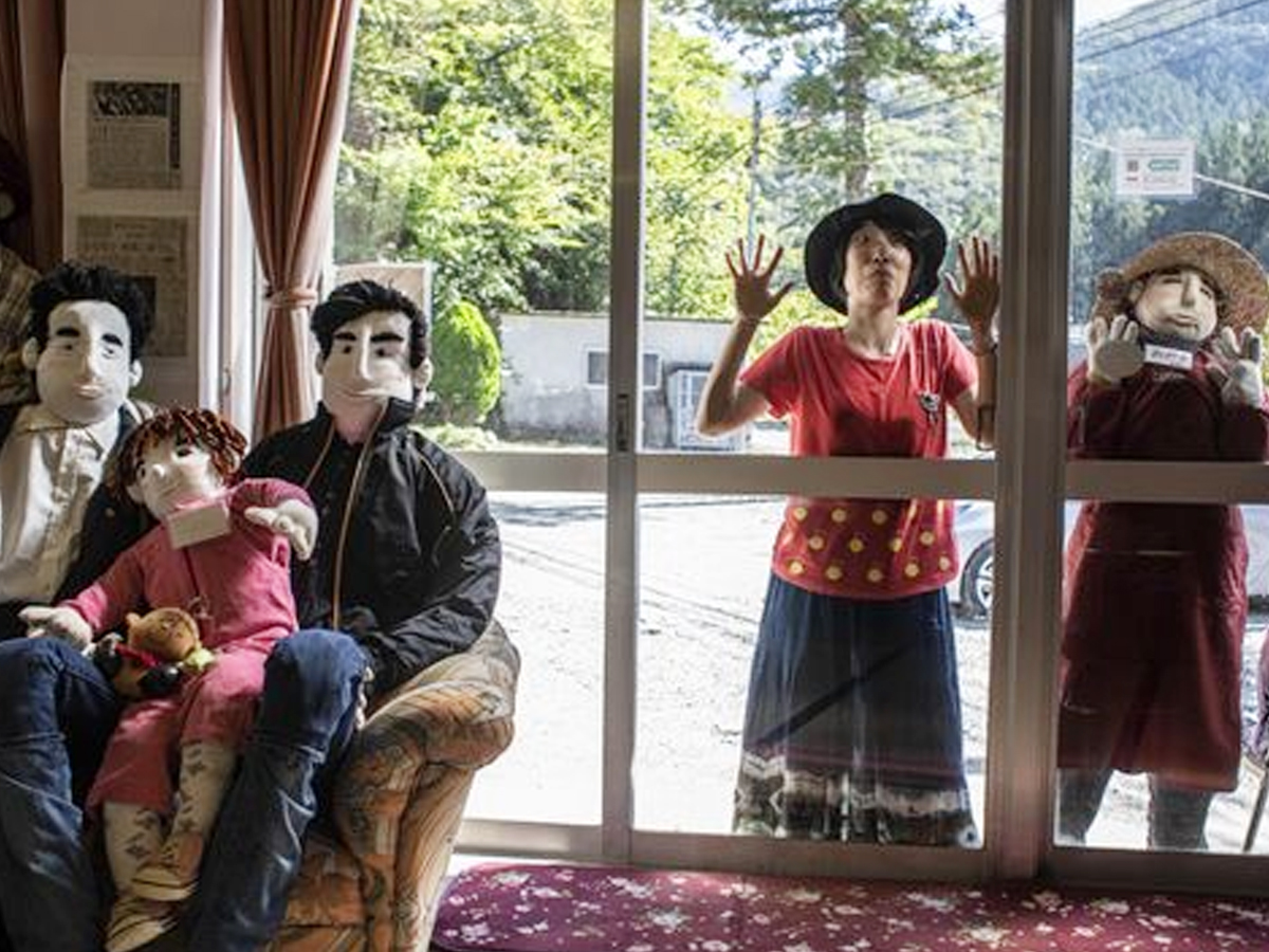 Japan-Village-Dolls-11.jpg 12