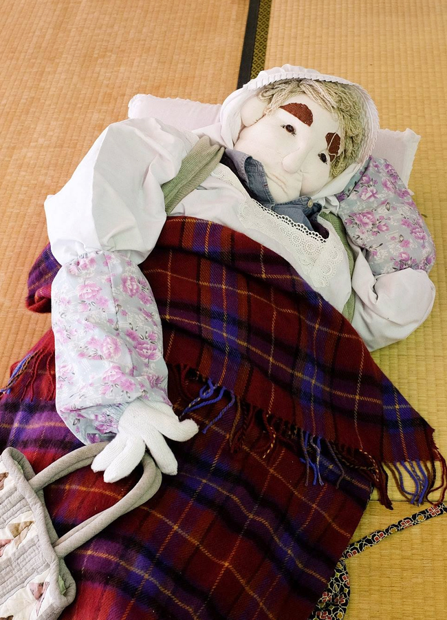 Japan-Village-Dolls-14.jpg 17