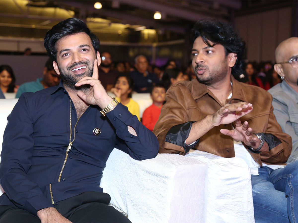 Keedaa_20Cola_20Movie_20Pre_20Release_20Photos-17.jpg 16