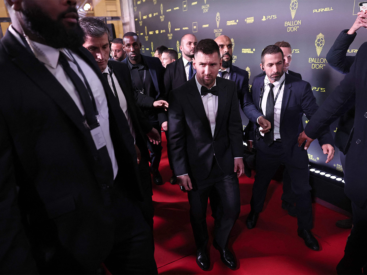Lionel_20Messi_20poses_20prior_20to_20the_202023_20Ballon_20dOr_20France_20Football_20award_20ceremony-8.jpg 8