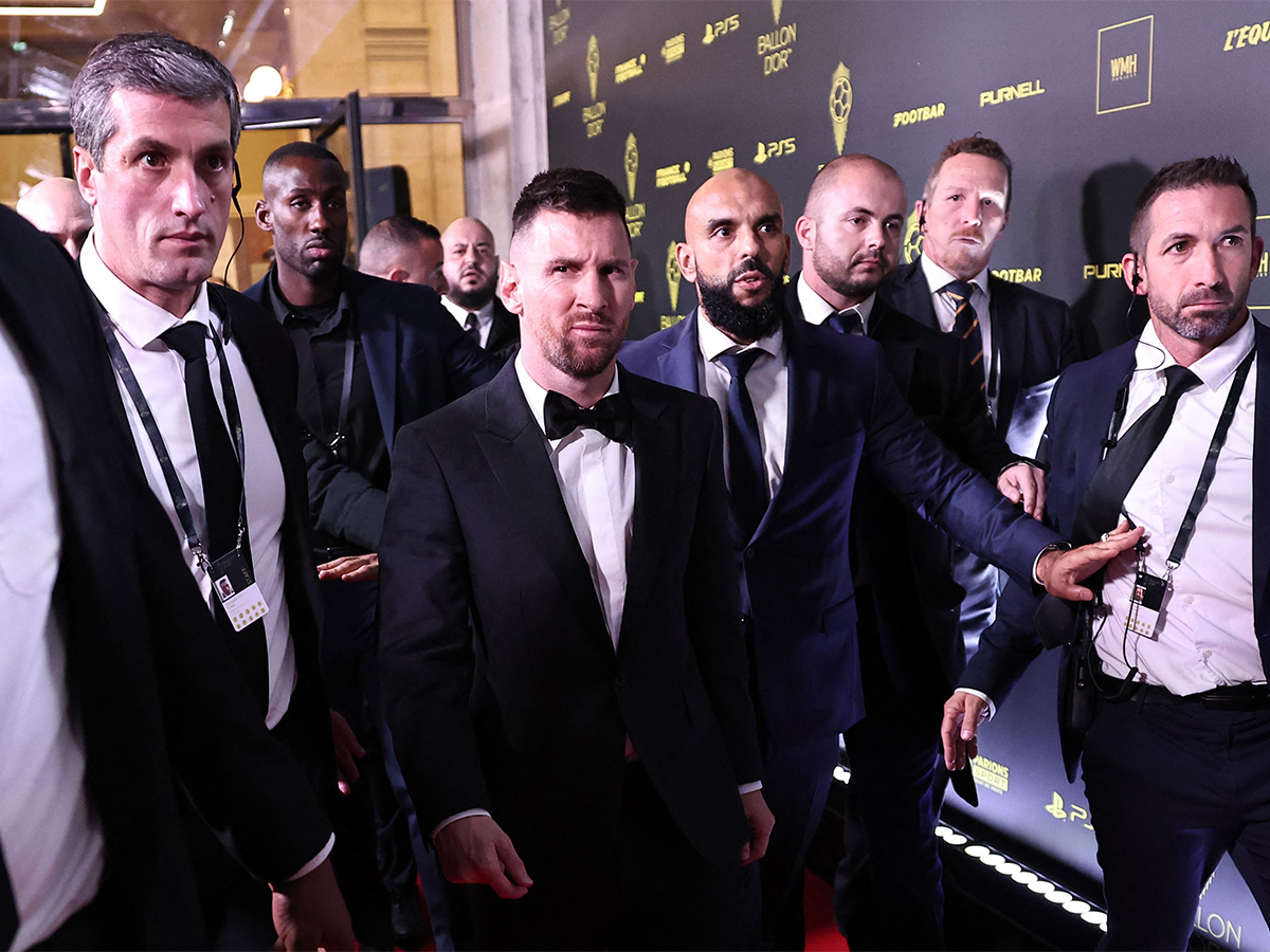 Lionel_20Messi_20poses_20prior_20to_20the_202023_20Ballon_20dOr_20France_20Football_20award_20ceremony-9.jpg 9