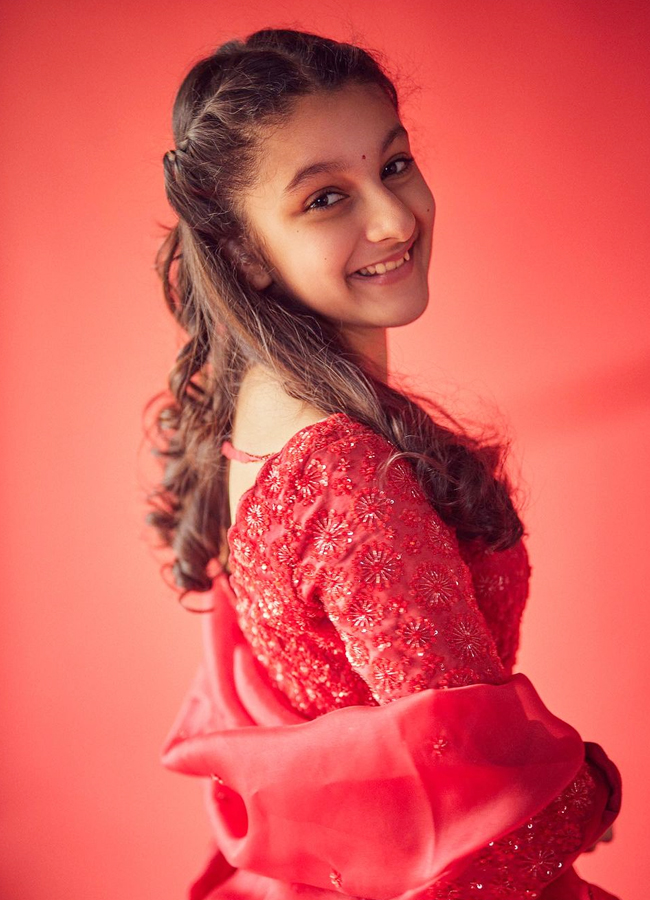 Sitara-Ghattamaneni-7.jpg 8