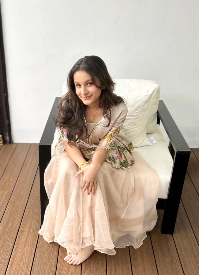 Sitara-Ghattamaneni-9.jpg 10