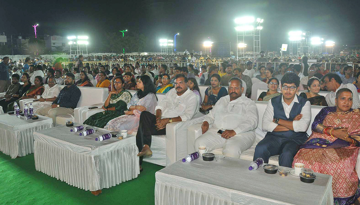 Vizianagaram_20Pydithalli_20Ammavaru_20Sirimanu_20Utsavam_20Photos_202023-12.jpg 12