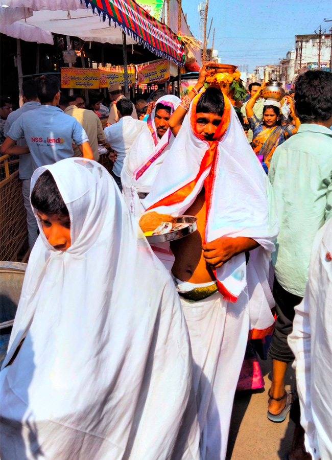 Vizianagaram_20Pydithalli_20Ammavaru_20Sirimanu_20Utsavam_20Photos_202023-26.jpg 25