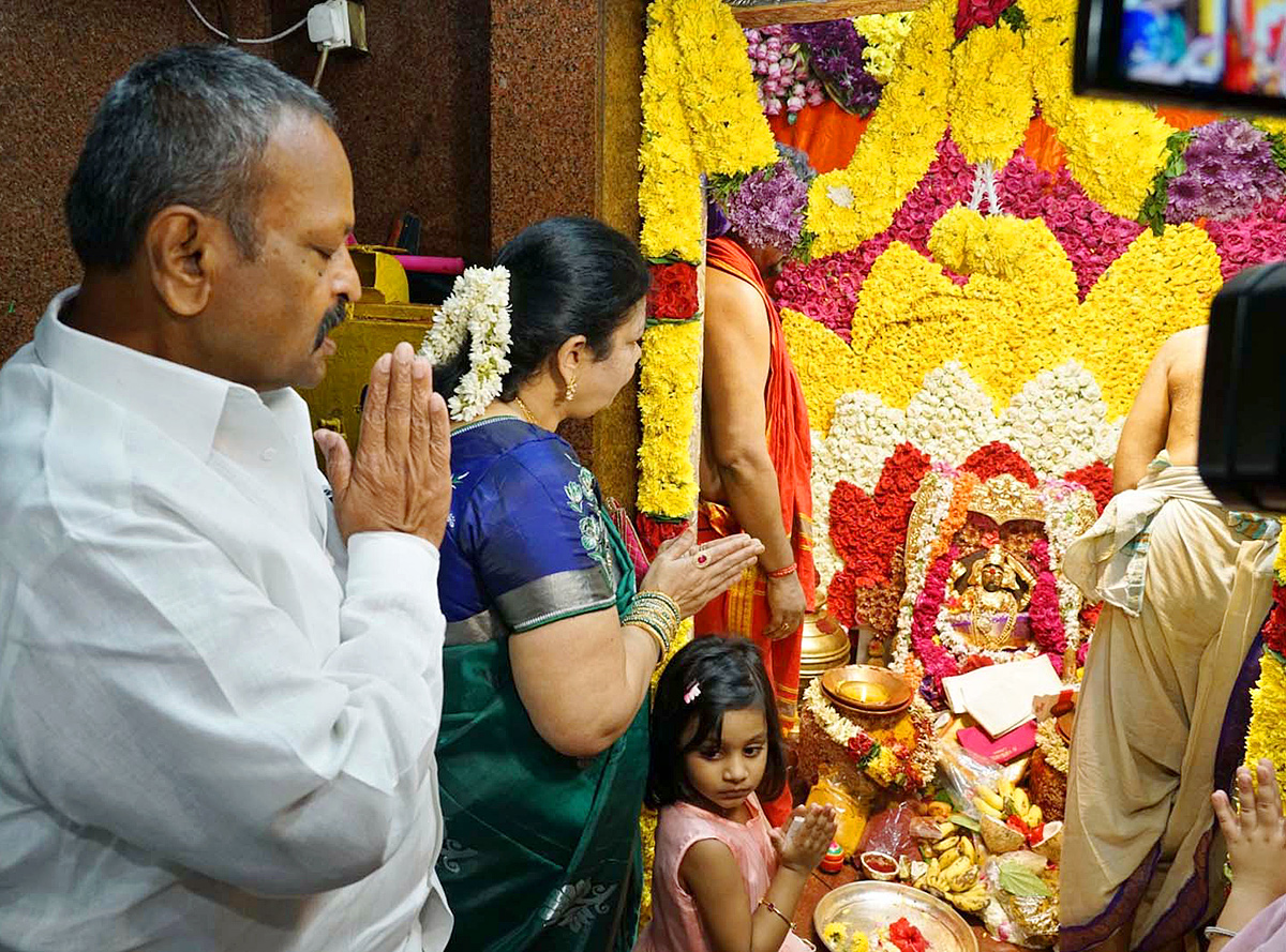 Vizianagaram_20Pydithalli_20Ammavaru_20Sirimanu_20Utsavam_20Photos_202023-3.jpg 3