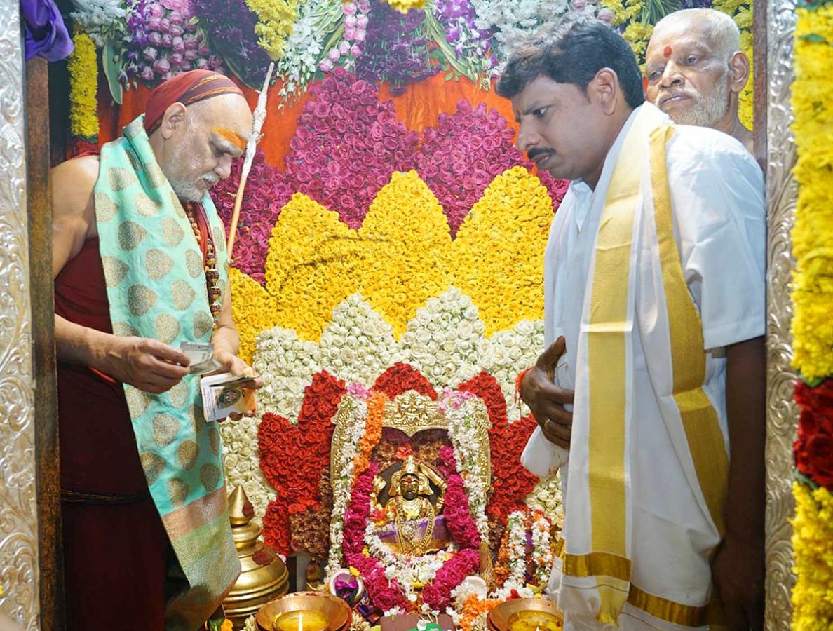 Vizianagaram_20Pydithalli_20Ammavaru_20Sirimanu_20Utsavam_20Photos_202023-5.jpg 5