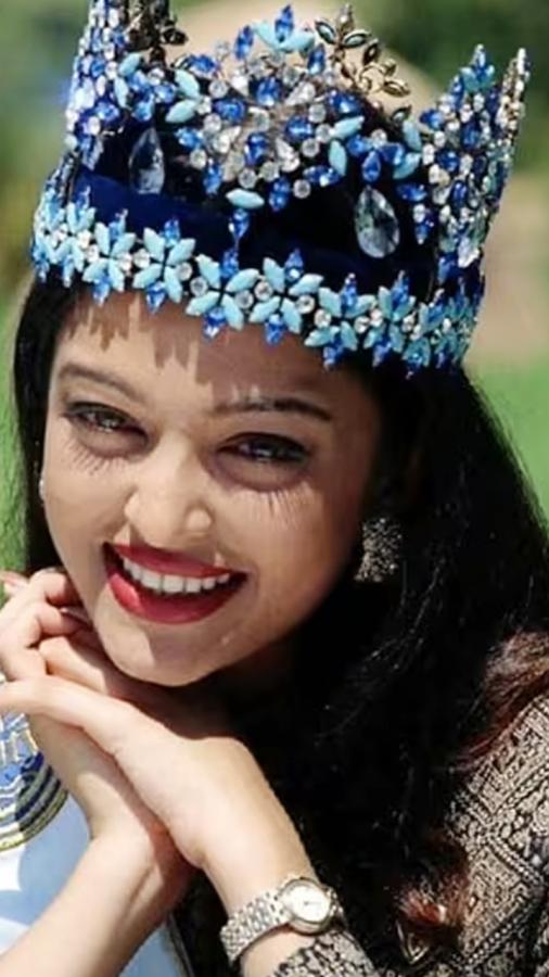 Aishwarya-11.jpg 12