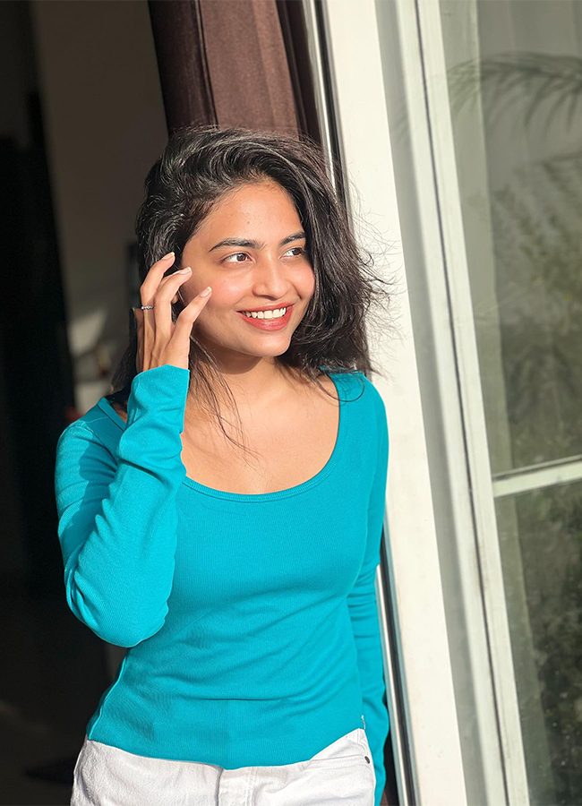 Alekhya_20Harika_20about_20Her_20Debut_20Movie-10.jpg 10