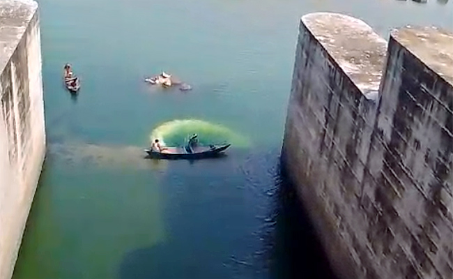 Annaram-Saraswati-Barrage-Leakage.jpg