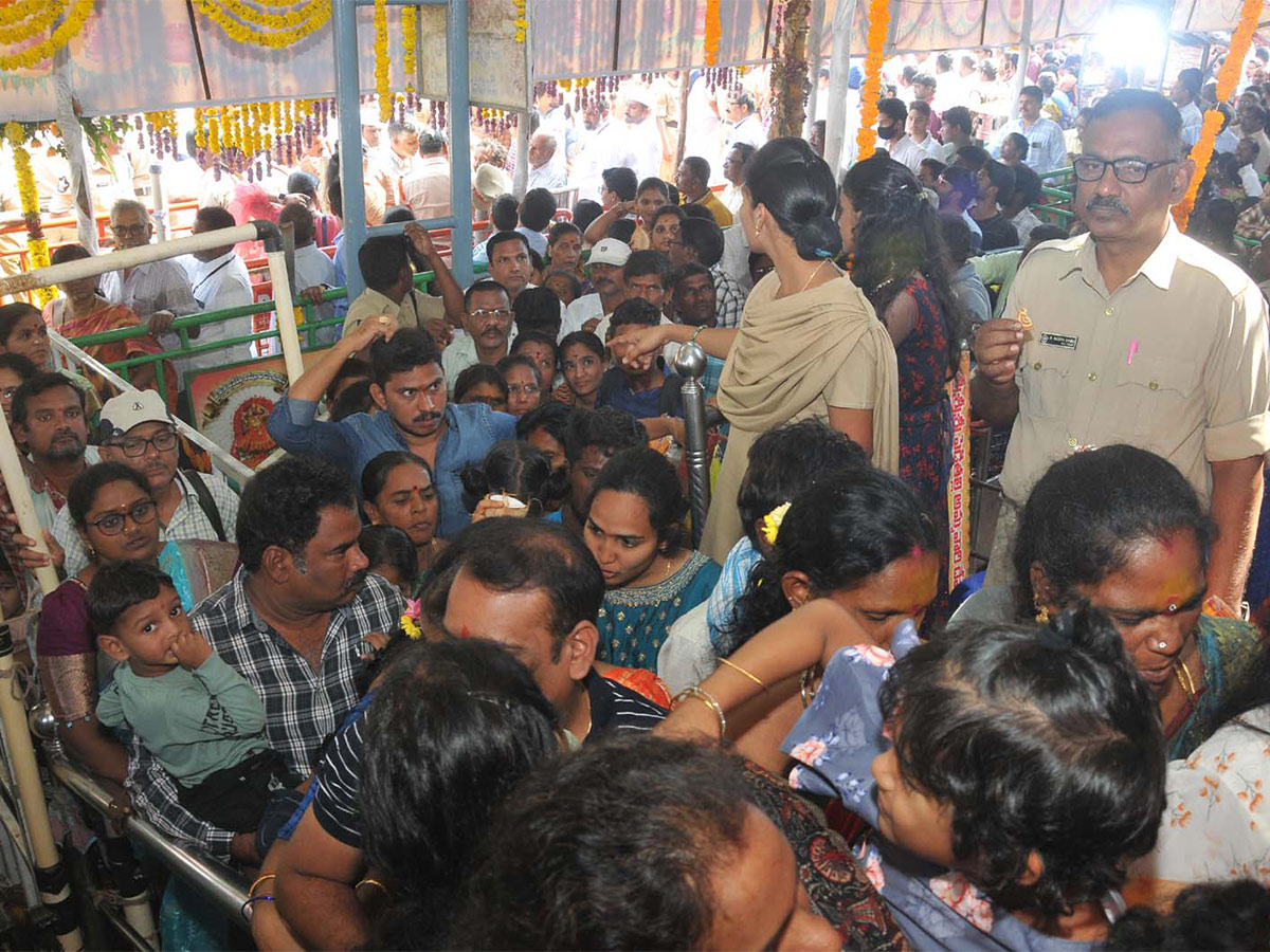 Vizianagaram_20Pydithalli_20Ammavari_20Sirimanotsavam_202023_20Photos-18.jpg 18
