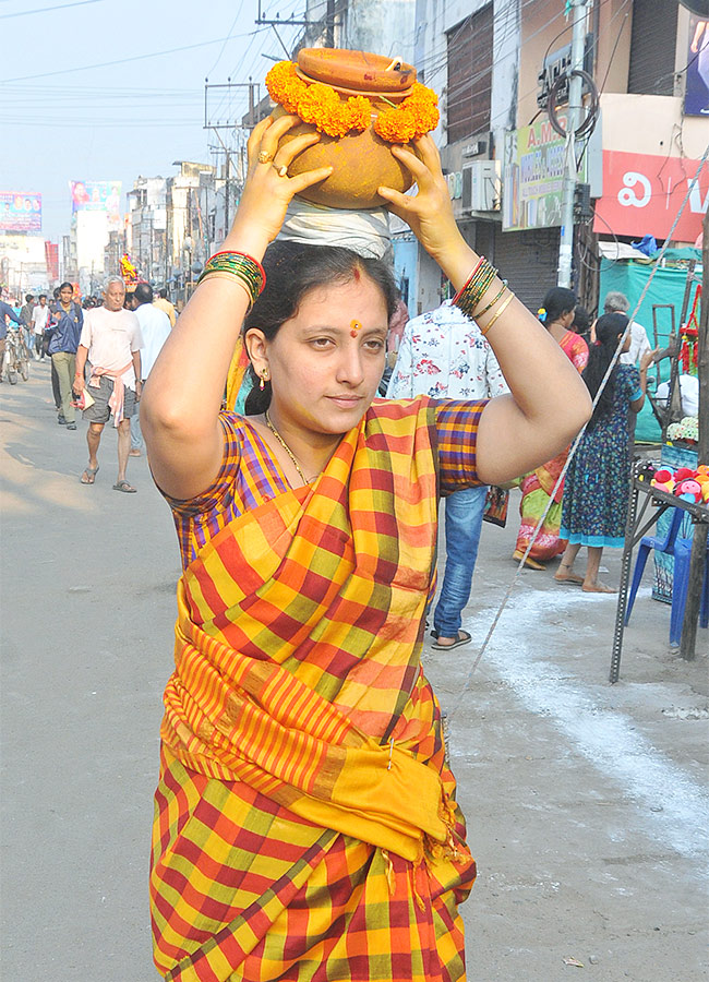 Vizianagaram_20Pydithalli_20Ammavari_20Sirimanotsavam_202023_20Photos-28.jpg 27