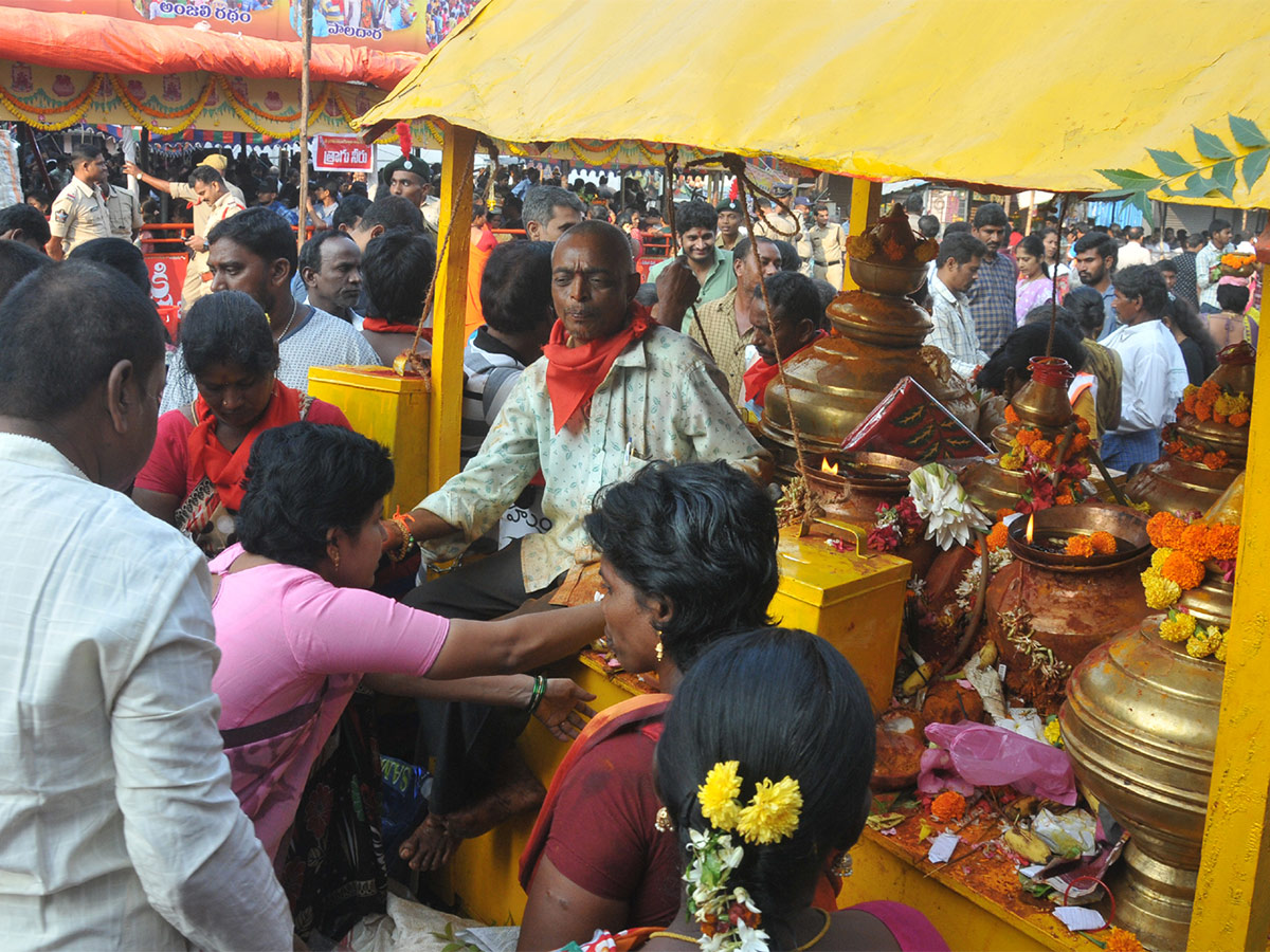 Vizianagaram_20Pydithalli_20Ammavari_20Sirimanotsavam_202023_20Photos-5.jpg 5