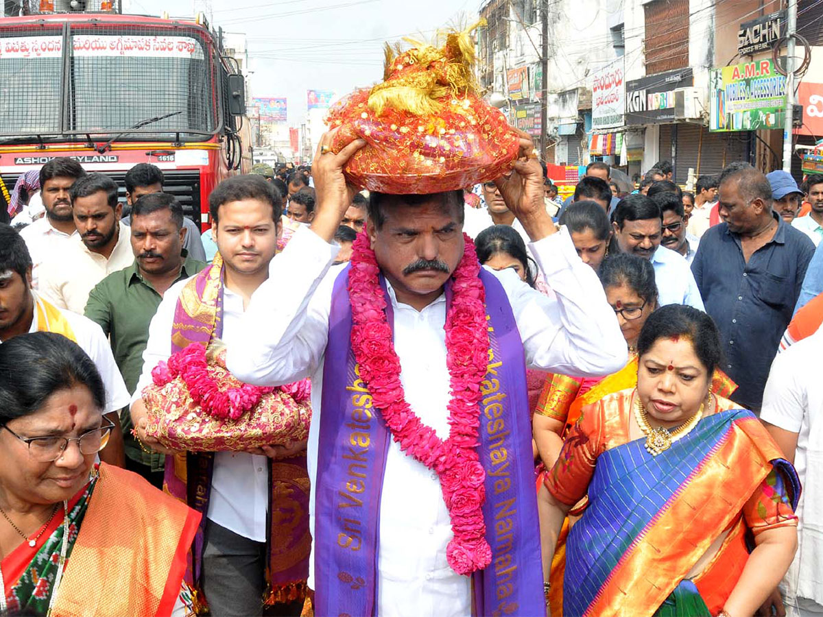 Vizianagaram_20Pydithalli_20Ammavari_20Sirimanotsavam_202023_20Photos-7.jpg 7