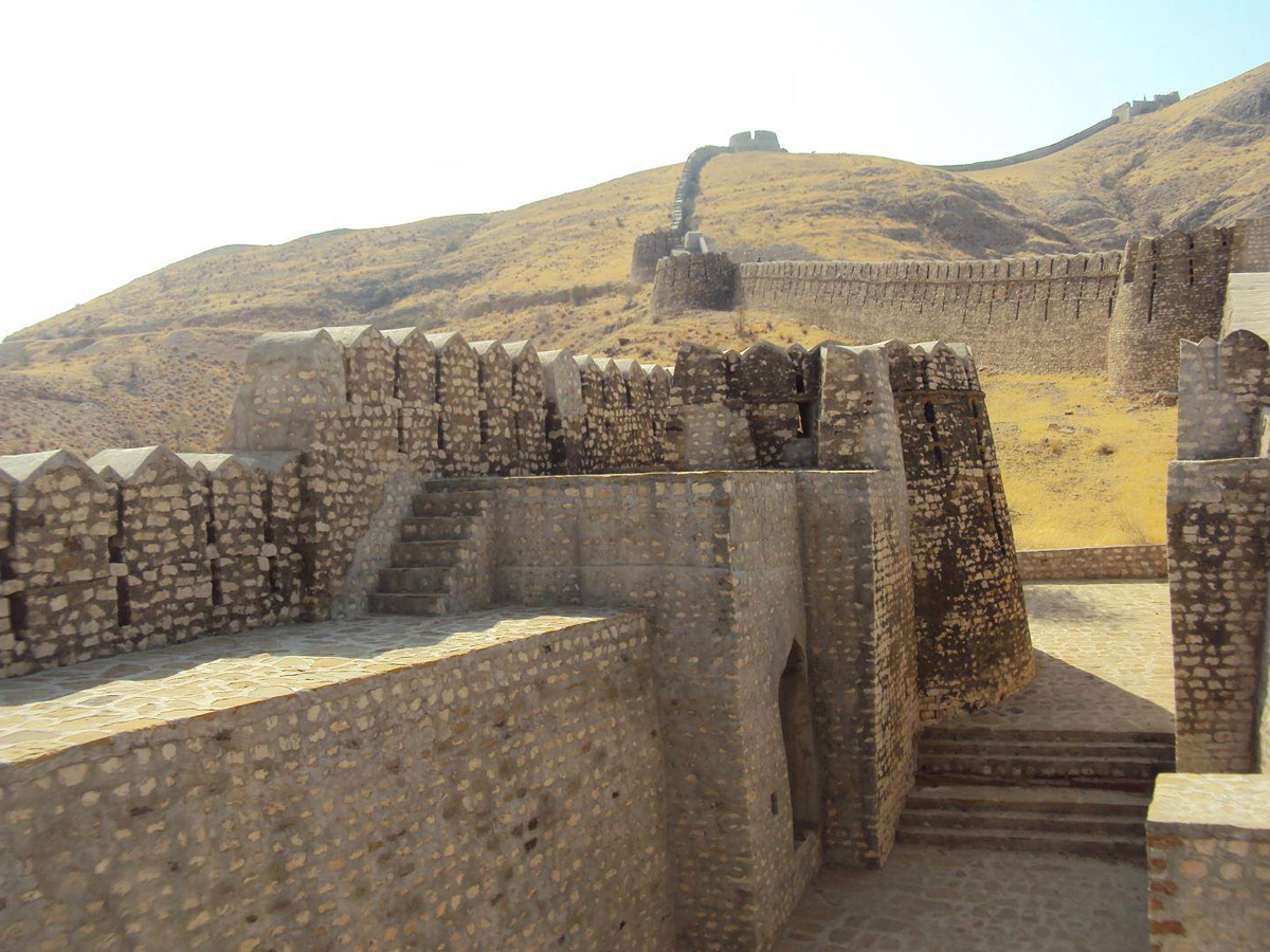 ranikot-fort-pakistan-7.jpg 14