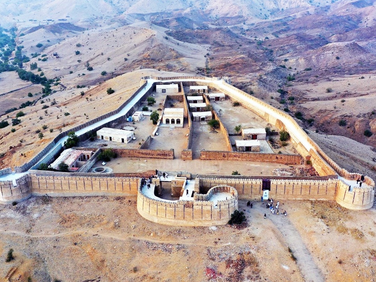 ranikot-fort-pakistan-Worlds-Largest-Fort.jpg 8