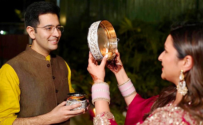 Bollywood_20celebrities_20Celebs_20Karwa_20Chauth_20PHotos_11.jpg 12