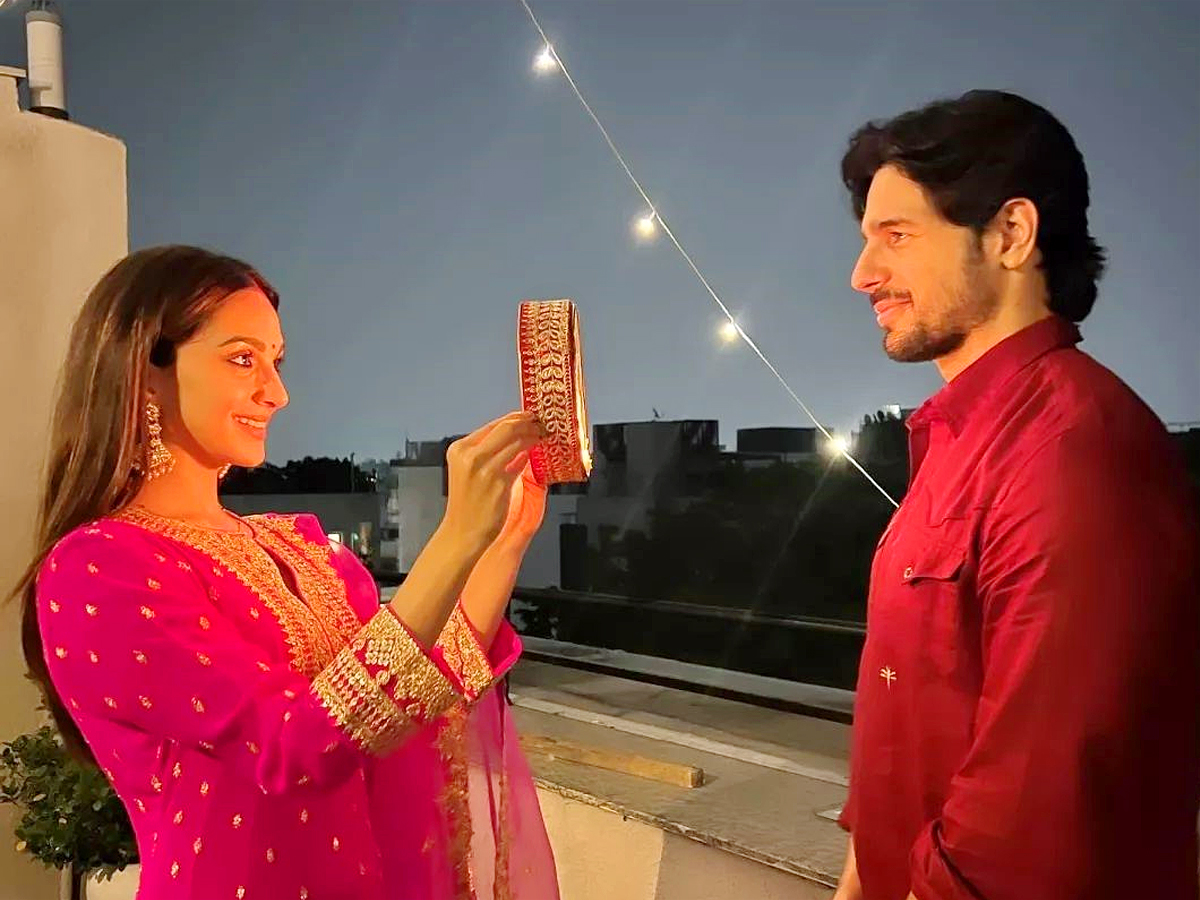 Bollywood_20celebrities_20Celebs_20Karwa_20Chauth_20PHotos_14.jpg 15
