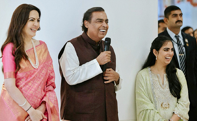 Nita_20Ambani_20Celebrates_2060th_20Birthday_20Photos_2.jpg 3