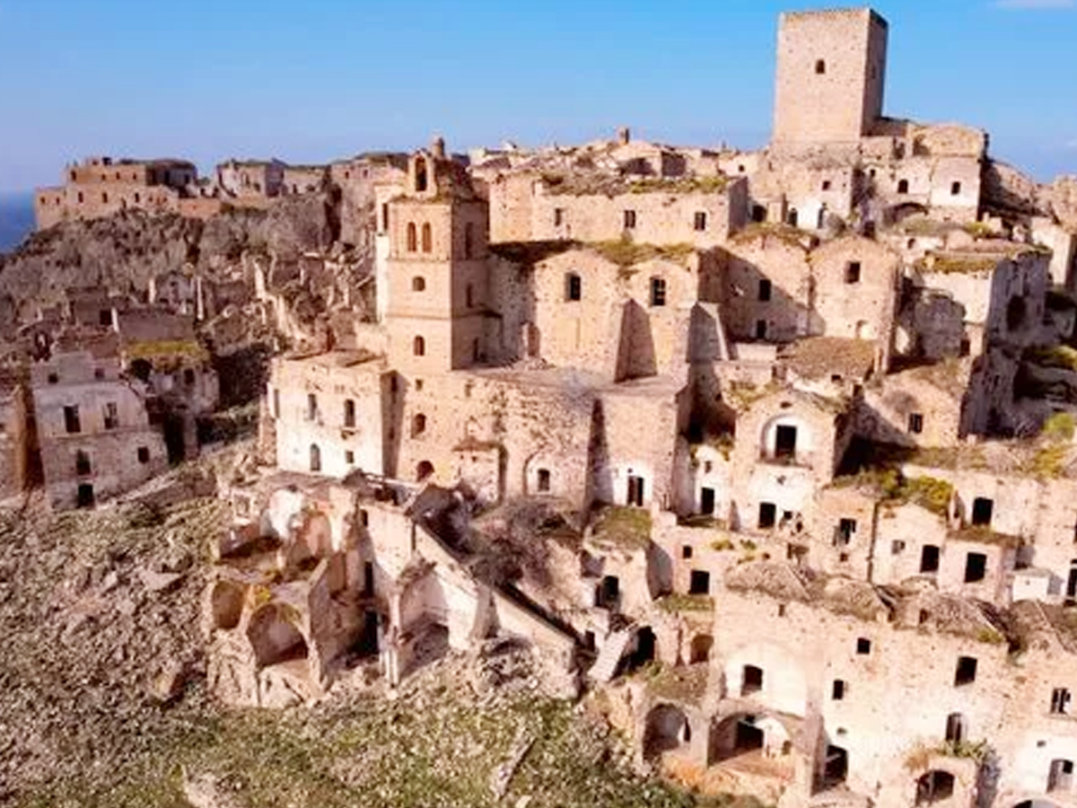 4._20Italian-Ghost-City.jpg 5