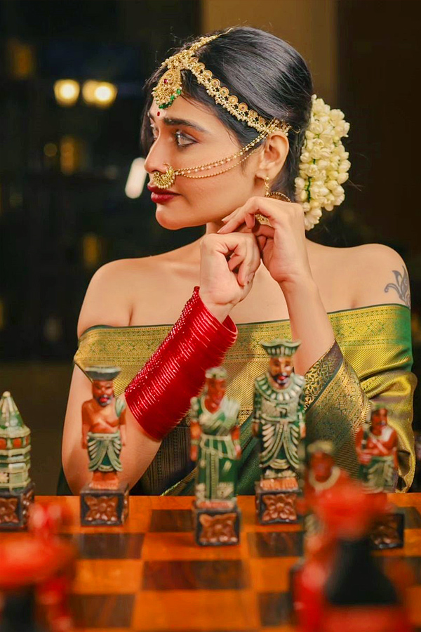 Dharsha_20Gupta_20Latest_20Stunning_20Photos_4.jpg 5