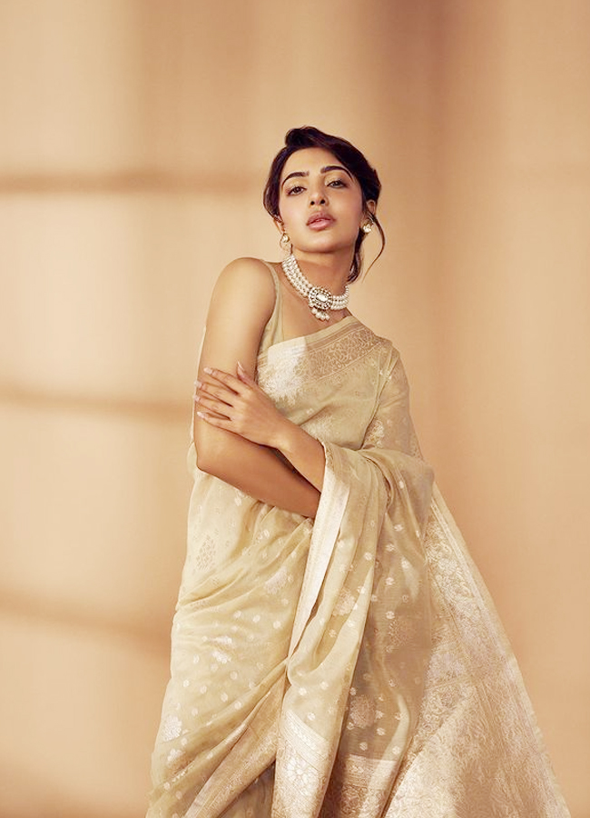 Samantha_20-Regal_20Odyssey_20Ivory_20Saree.jpg 8