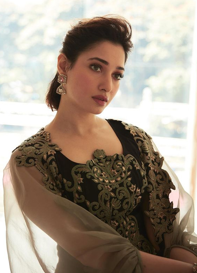 Tamannaah-Bhatia-7.jpg 8