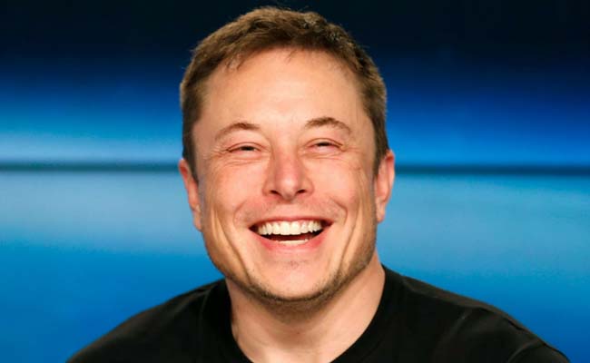 elon-musk-happy-starlink.jpg