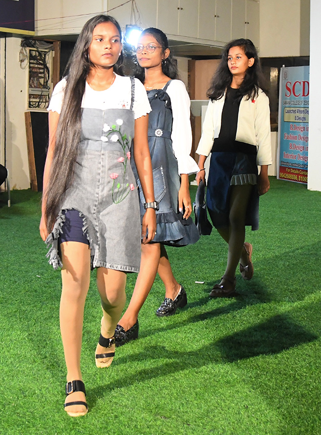 Ramp_20Walk_20in_20college_20students-5.jpg 5