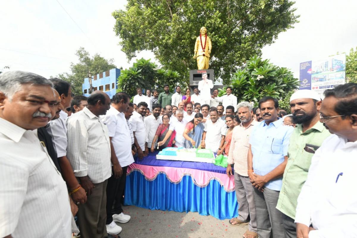 Six-Years-Of-YS-Jagan-Praja_20-Sankalpa-Yatra-01.jpeg 1